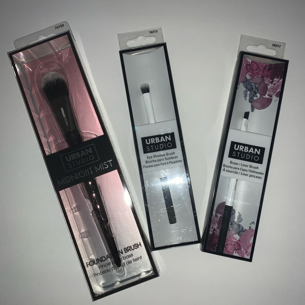 3 pcs -URBAN STUDIO by CALA makeup brush